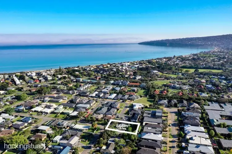10 Walter Street, Safety Beach VIC 3936