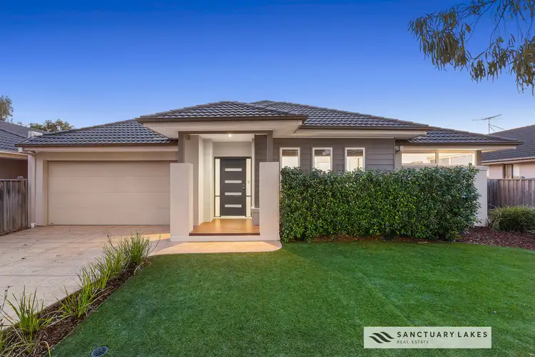 42 Monterey Bay Drive, Sanctuary Lakes VIC 3030