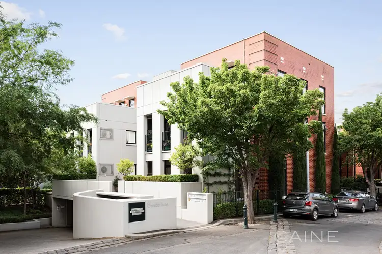 1/8 Webb Lane, East Melbourne VIC 3002