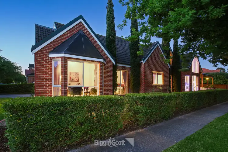 2 Ardblair Terrace, Narre Warren South VIC 3805