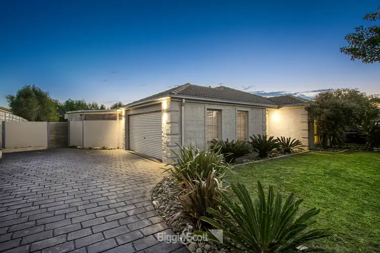 10 Langbourne Drive, Narre Warren South VIC 3805