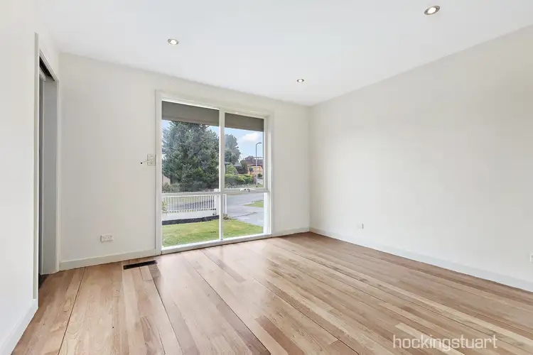 Sixth view of Homely house listing, 8 Thurso Court, Endeavour Hills VIC 3802