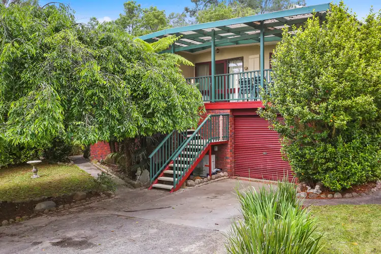 8 Scenic Drive, Launching Place VIC 3139