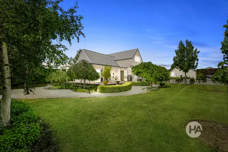 219 & 219A Bungower Road, Somerville VIC 3912