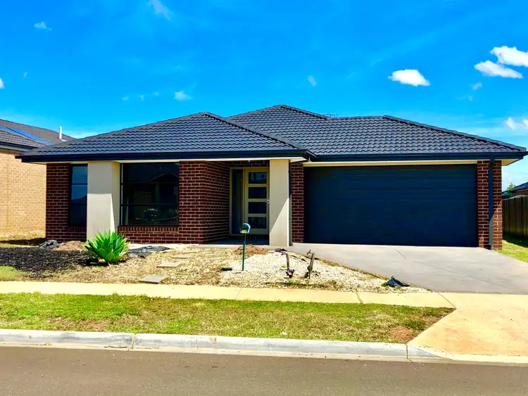 18 Stonehenge Drive, Melton South VIC 3338