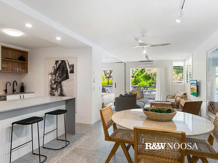 Saks 4/60 Hastings Street, Noosa Heads QLD 4567