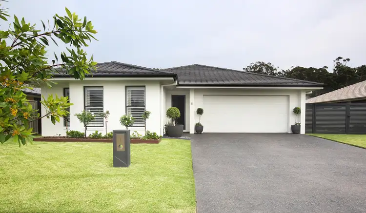 6 Seabeach Street, Sandy Beach NSW 2456