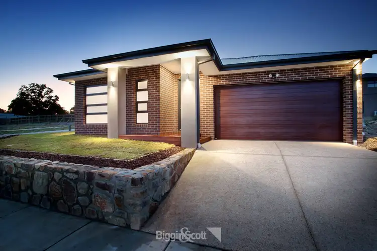 10 Claremont Grove, Officer VIC 3809
