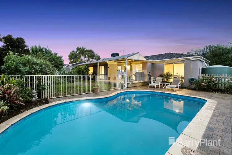 52 Parkside Crescent, Mornington VIC 3931
