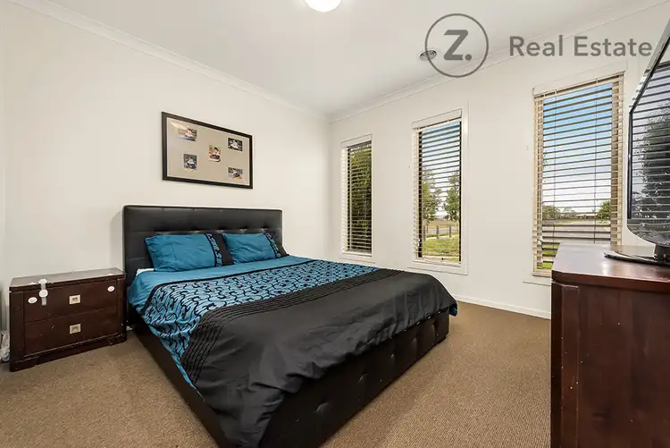 Fifth view of Homely house listing, 21 Stark Circuit, Cranbourne East VIC 3977