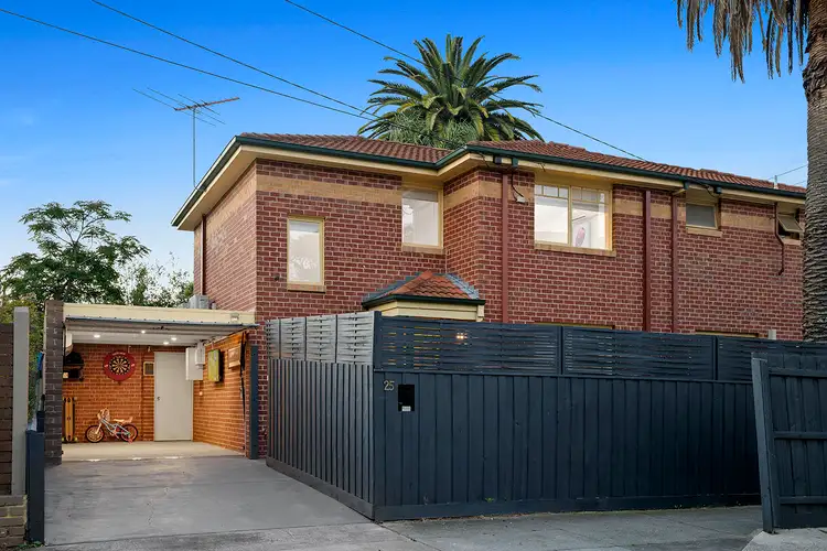 Main view of Homely townhouse listing, 25 Siede Court, Cheltenham VIC 3192