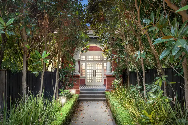 2/17 Robe Street, St Kilda VIC 3182