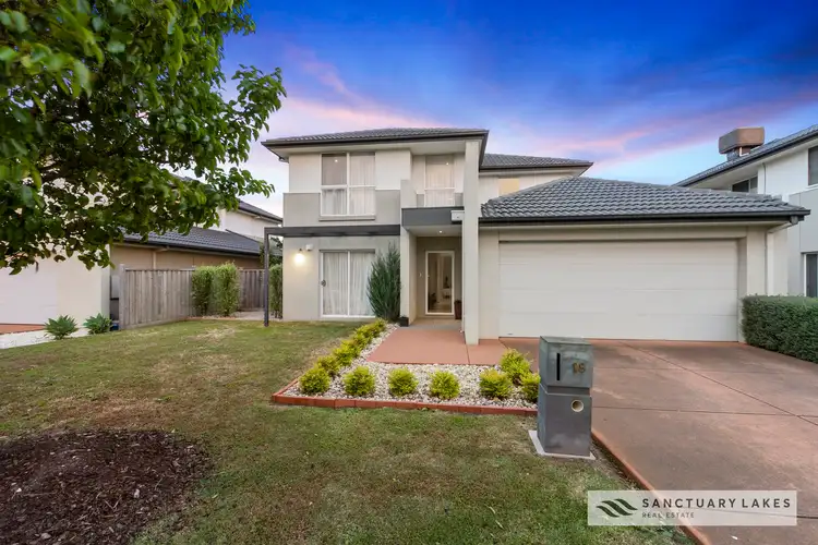 19 Montclair Street, Sanctuary Lakes VIC 3030