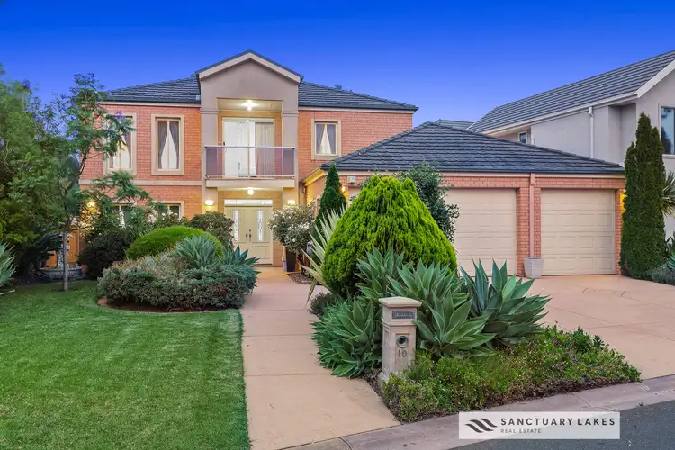 10 Sandy Point Road, Sanctuary Lakes VIC 3030