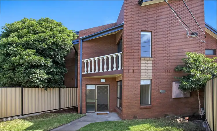 46 Monash Street