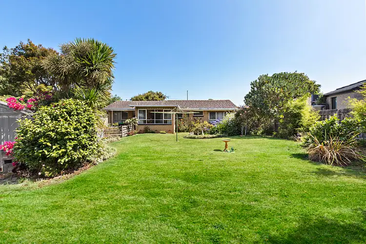 9 Warranilla Avenue, Rosebud VIC 3939