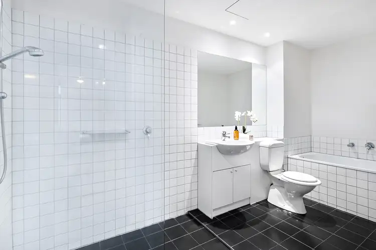 Sixth view of Homely apartment listing, 2/12 St Leonards Avenue, St Kilda VIC 3182