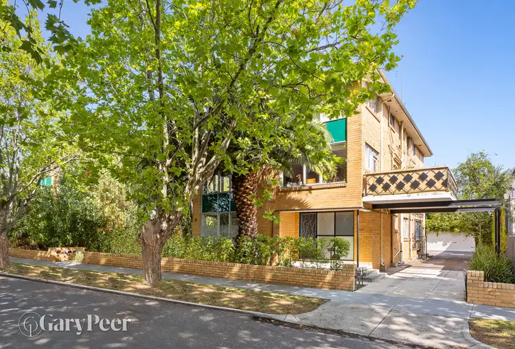 13a/3 Wimbledon Avenue, Elwood VIC 3184