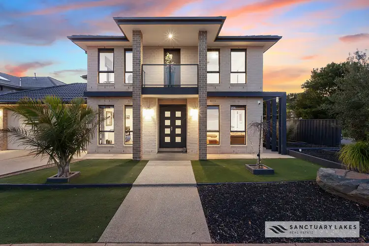 7 Destination Point, Sanctuary Lakes VIC 3030
