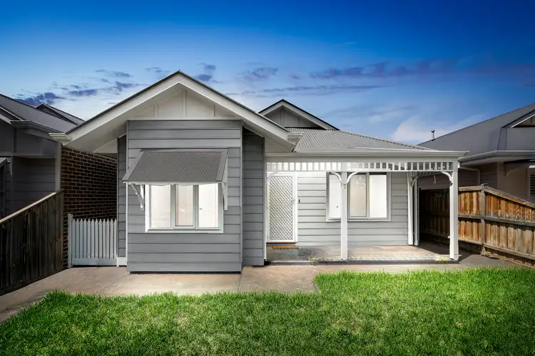 7 Castlemaine Walk, Eynesbury VIC 3338