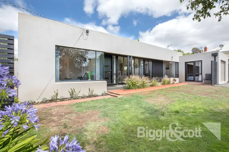 1A Peake Street, Golden Point VIC 3350