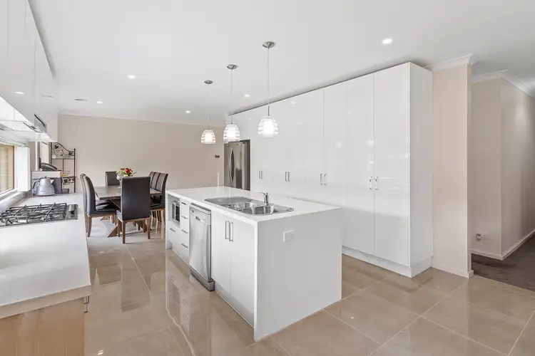 23A Chevalier Crescent, Mooroolbark VIC 3138