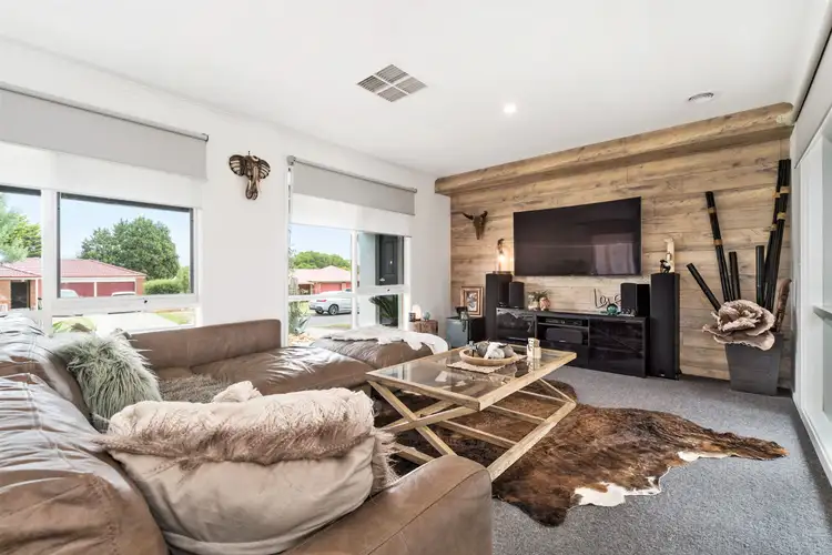 Second view of Homely house listing, 4 Cameron Court, Somerville VIC 3912