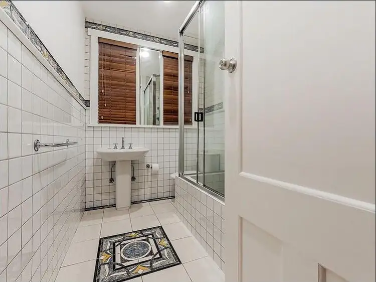 Fifth view of Homely apartment listing, 2/39 Acland Street, St Kilda VIC 3182