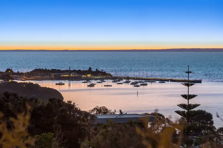 1 Craigrossie Road, Mornington VIC 3931