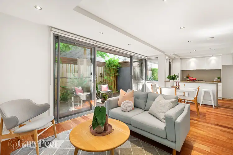 2/19 Gourlay Street, St Kilda East VIC 3183