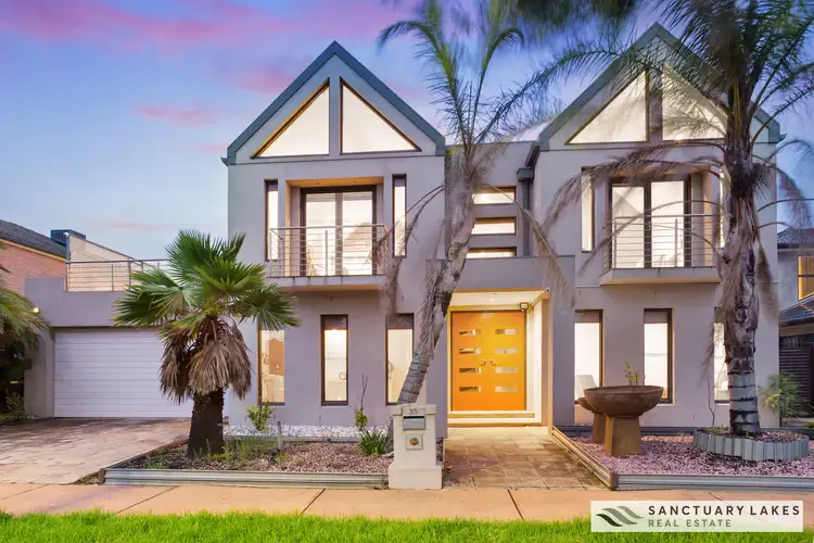 33 Sandy Point Road, Sanctuary Lakes VIC 3030