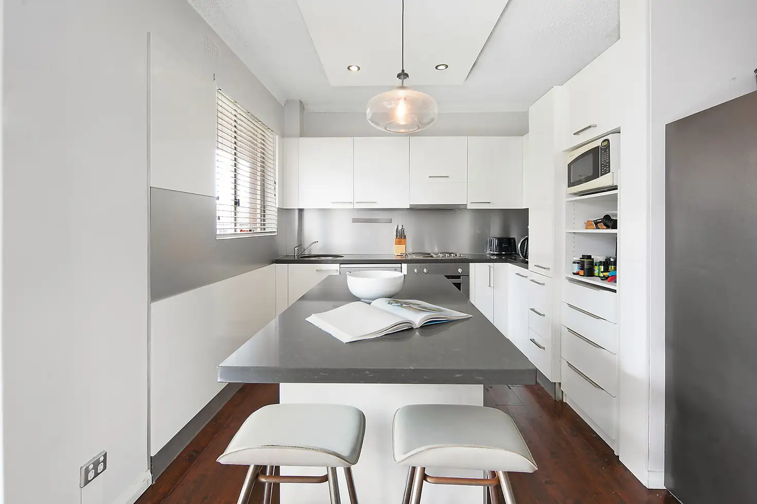 Main view of Homely apartment listing, 2/96 Crown Road, Queenscliff NSW 2096