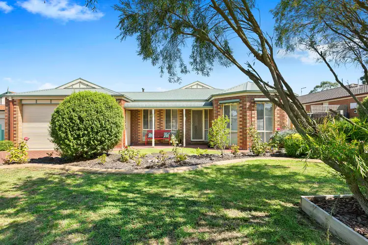 8 Caversham Drive, Mornington VIC 3931