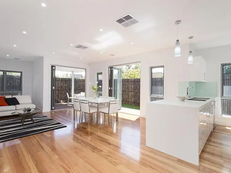 3/34 Cyclamen Avenue, Altona North VIC 3025