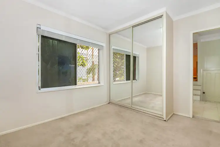 Fourth view of Homely apartment listing, 2/7 Clarence Avenue, Dee Why NSW 2099