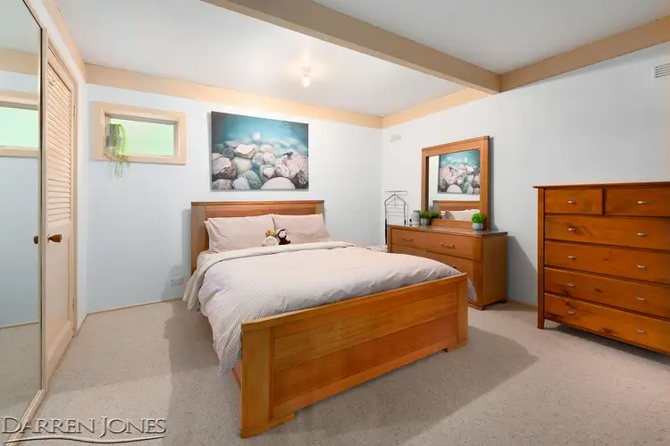 Sixth view of Homely house listing, 8 Omaru Rise, Greensborough VIC 3088