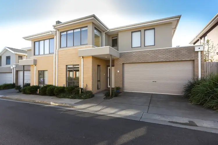 8 Seacrest Place, Mount Martha VIC 3934