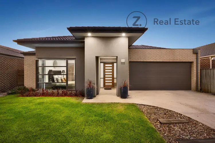 21 Fieldstone Crescent, Cranbourne North VIC 3977