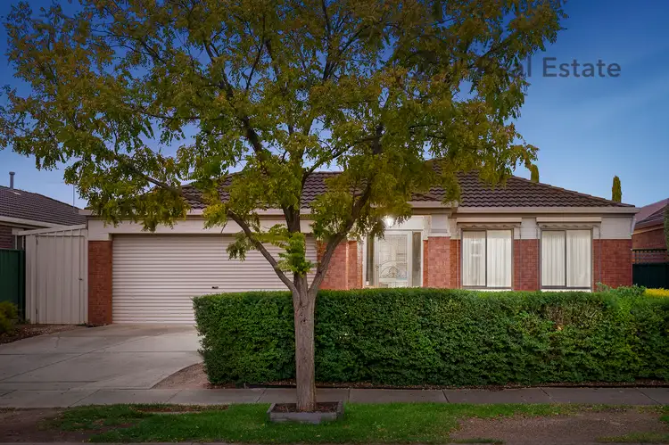 11 Mockridge Avenue, Burnside VIC 3023