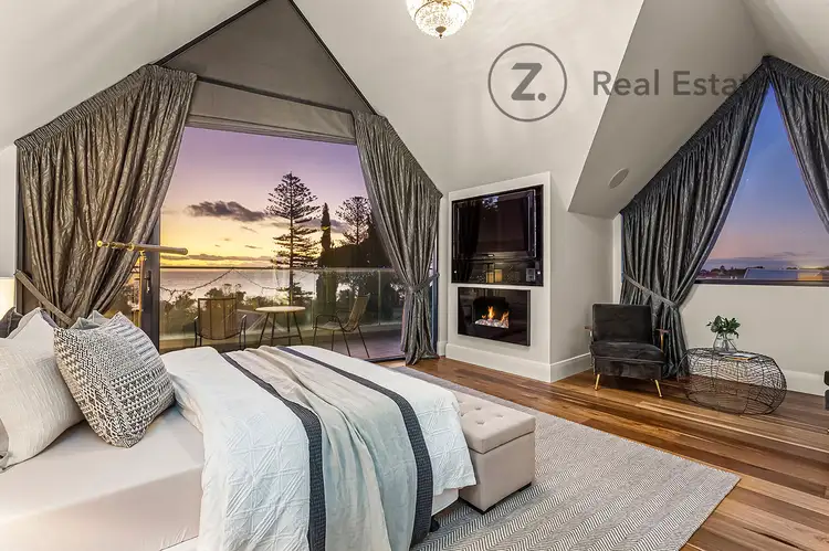 53 Beach Road, Hampton VIC 3188