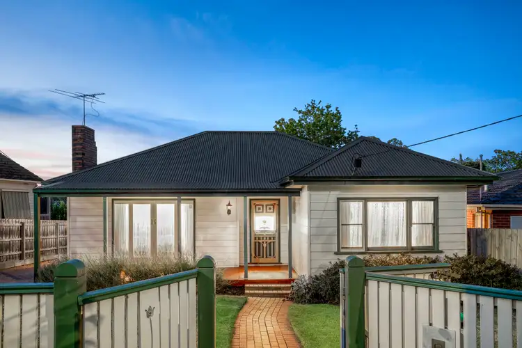 31 Victoria Avenue, Mitcham VIC 3132