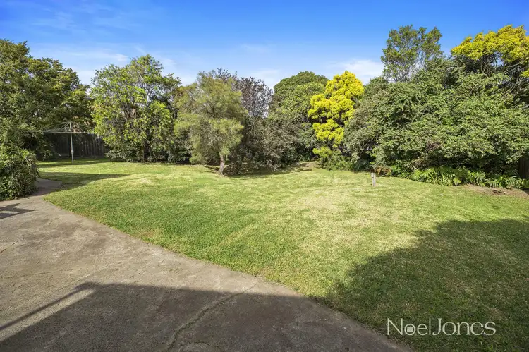 Fifth view of Homely house listing, 7 Persimmon Court, Doncaster VIC 3108