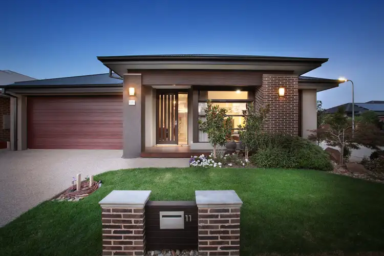 11 Mill Circuit, Clyde North VIC 3978