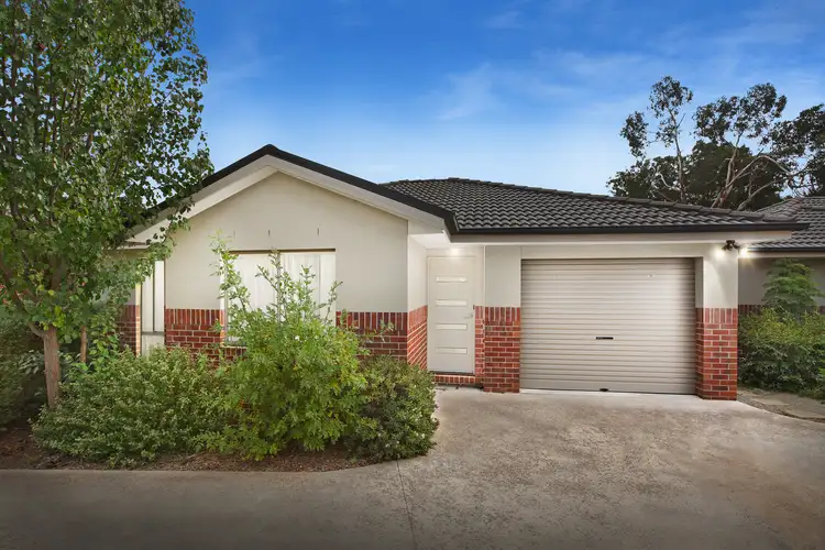 2 Charlotte Place, Mooroolbark VIC 3138