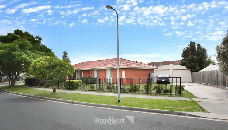 1 Terrence Drive, Cranbourne North VIC 3977