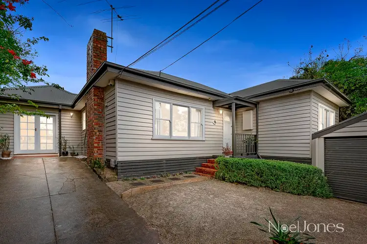 13 Glen Road, Mitcham VIC 3132