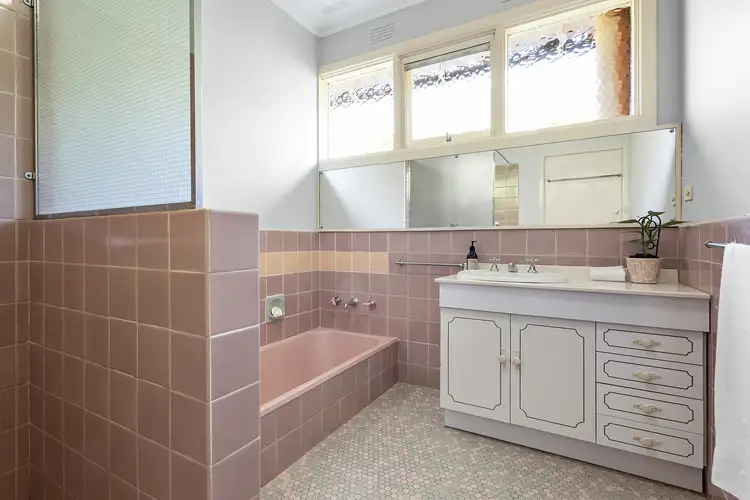 Sixth view of Homely house listing, 5 Comas Grove, Ashburton VIC 3147