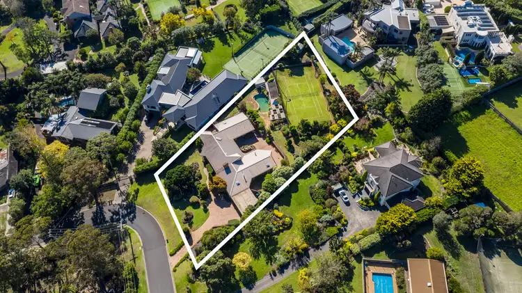 18 Barton Drive, Mount Eliza VIC 3930