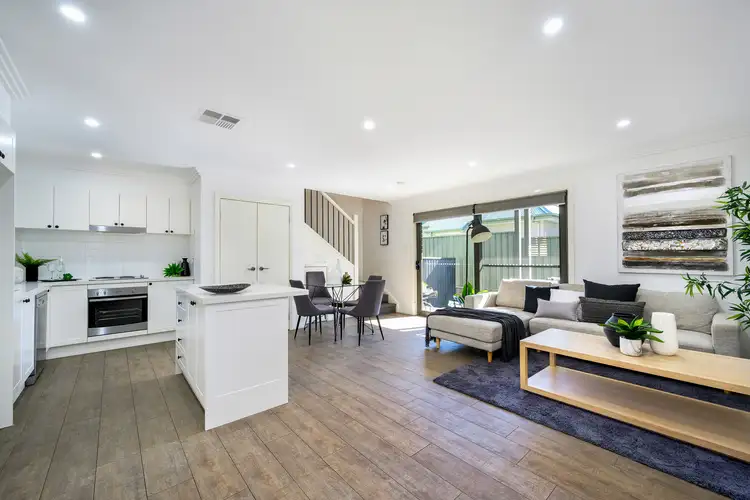 2/67 Barry Street, Cambridge Park NSW 2747