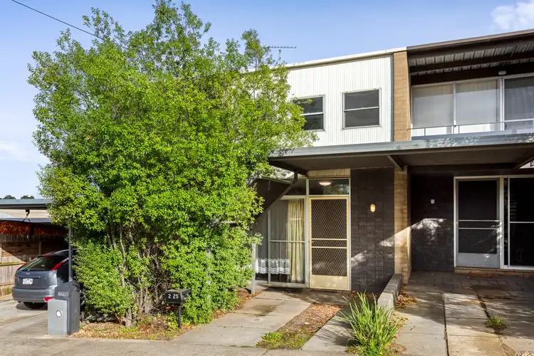 2/25 Elizabeth Street, Highton VIC 3216